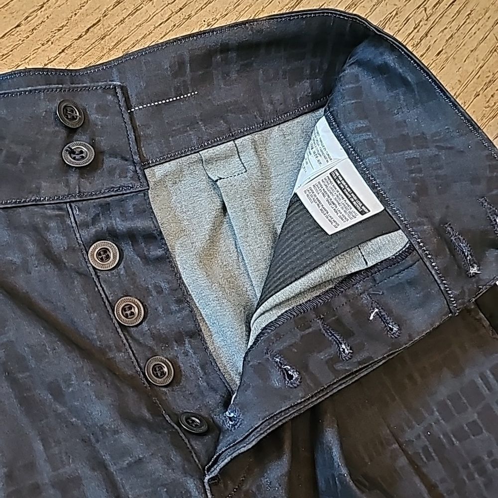 Size 26 dark denim shorts - Picture 5 of 7